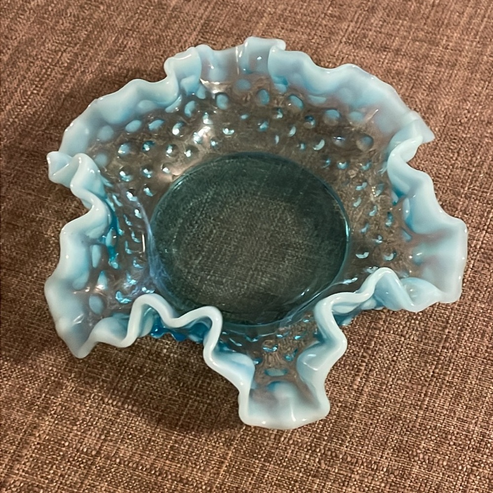 VINTAGE FENTON HOBNAIL BON BON DISH